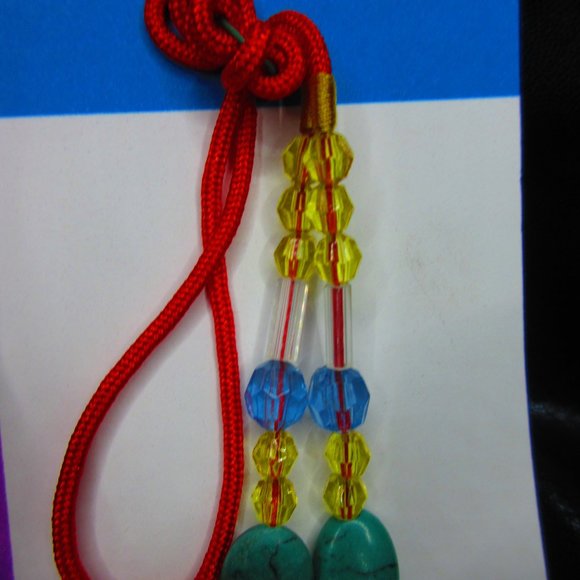 Onyx Continuous 20" Triangular Necklace - Picture 4 of 5